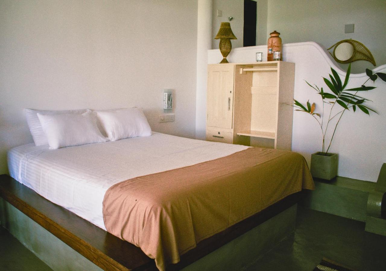 Calma - Surf, Yoga & Coffee On A Private Beach Dikwella Exterior foto