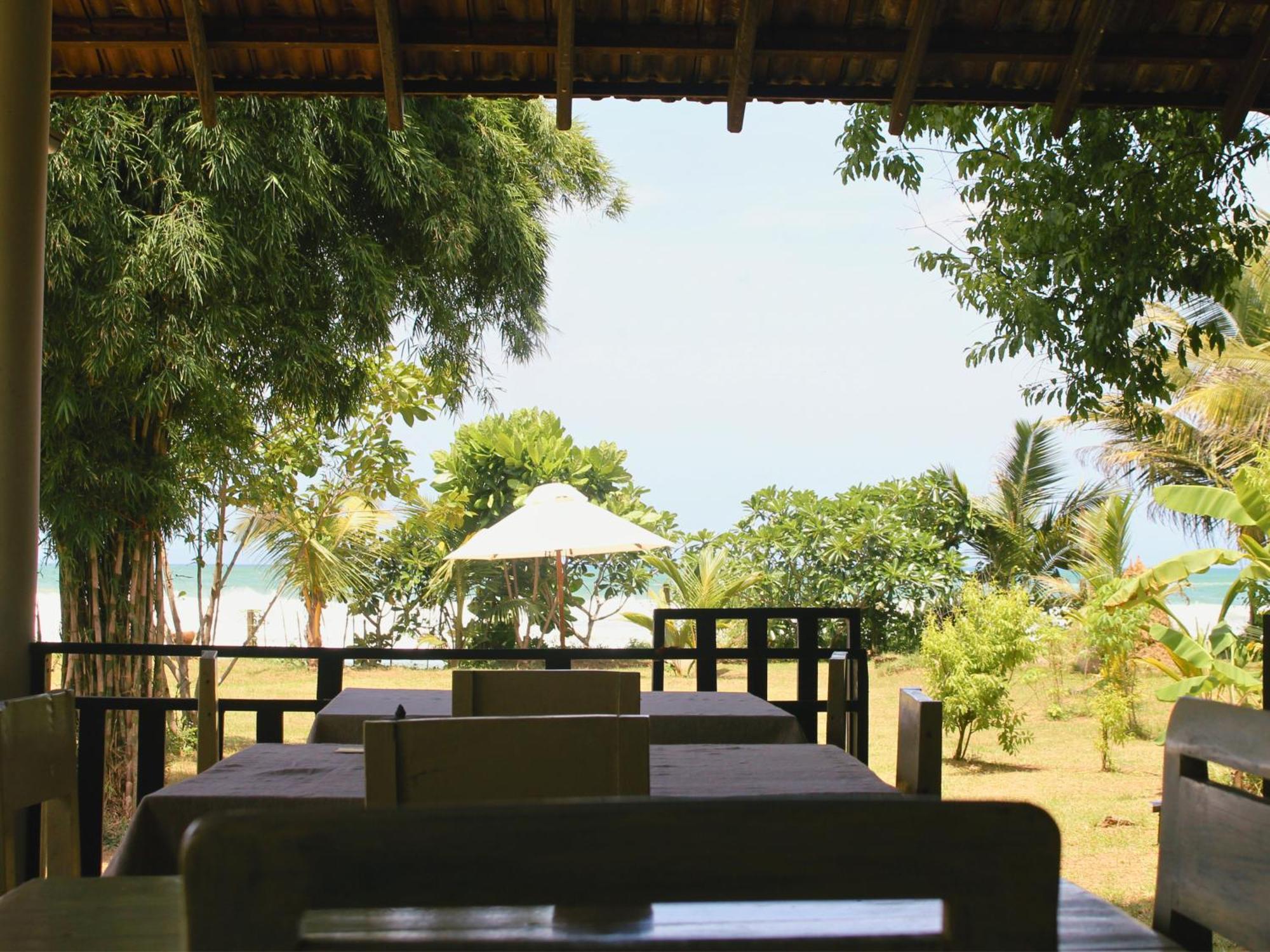 Calma - Surf, Yoga & Coffee On A Private Beach Dikwella Exterior foto